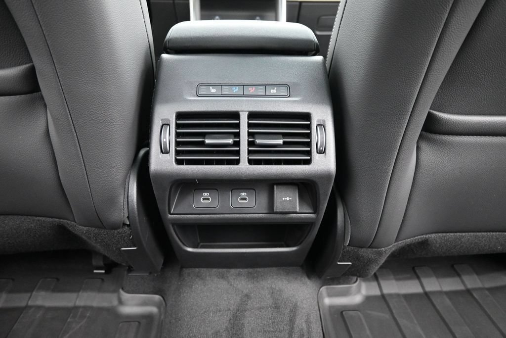 New 2026 Land Rover Discovery Sport Landmark AWD/4WD image 19