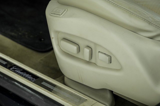 Used 2010 Cadillac SRX Luxury image 31