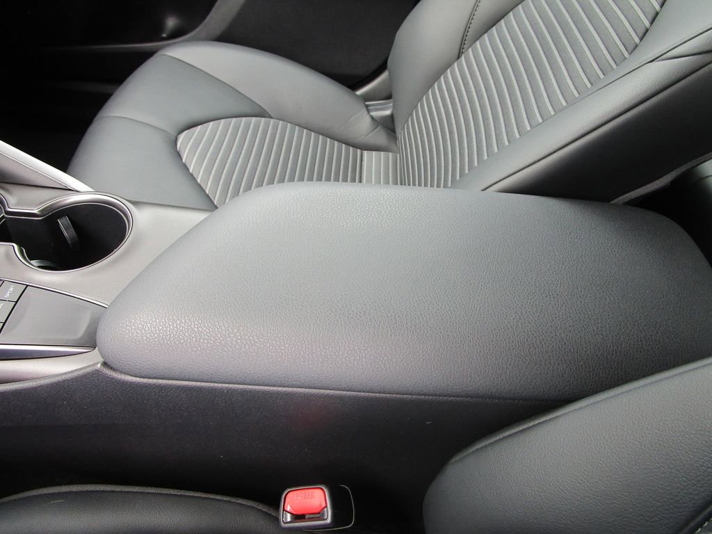 Used 2023 Toyota Camry SE w/ Convenience Package image 32