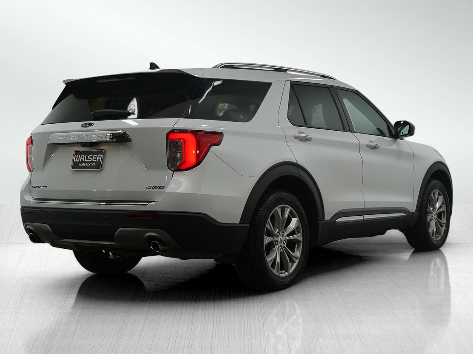 Used 2023 Ford Explorer Limited image 5