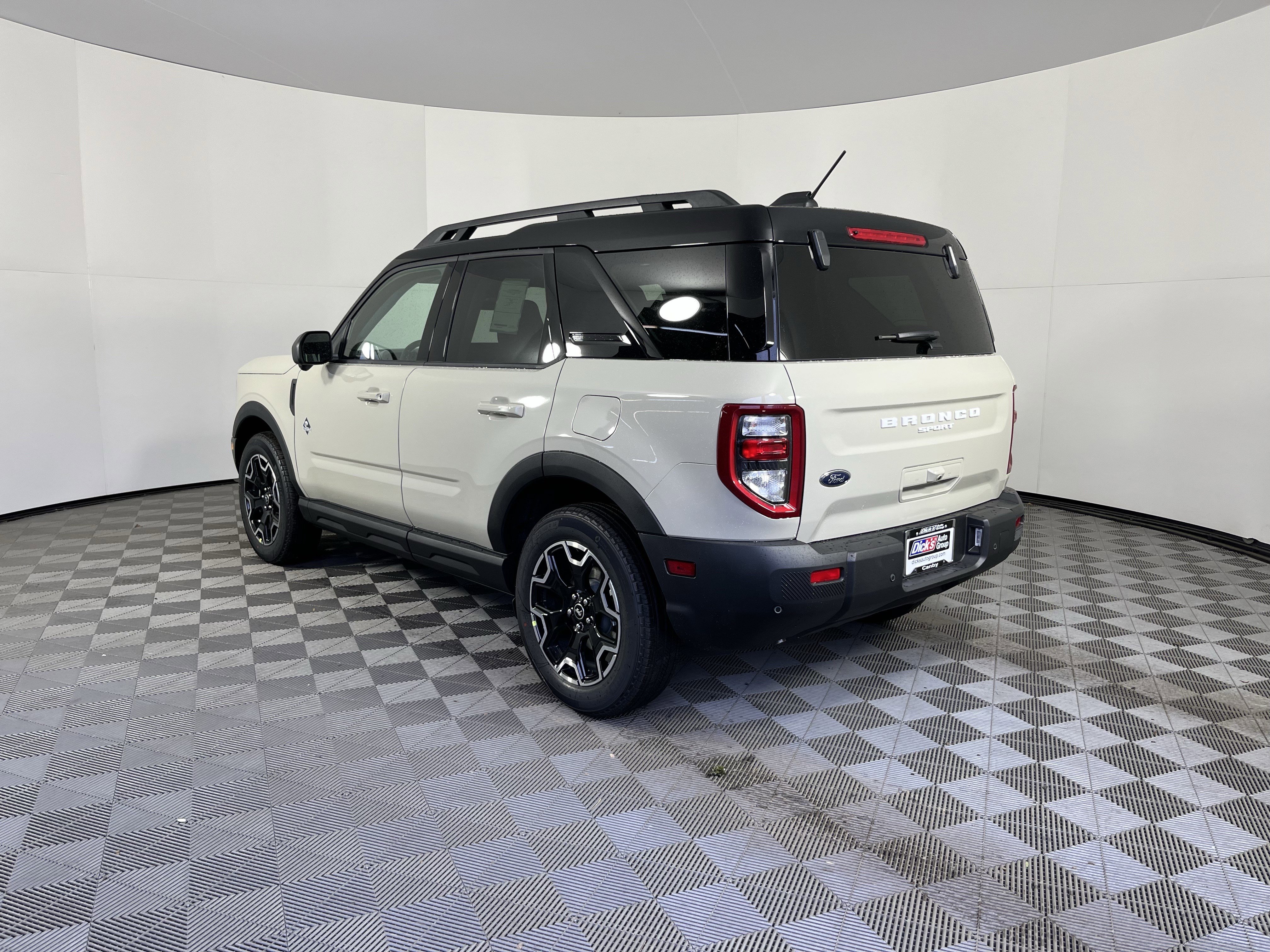 New 2025 Ford Bronco Sport Outer Banks w/ Outer Banks Tech Package+ AWD/4WD image 2