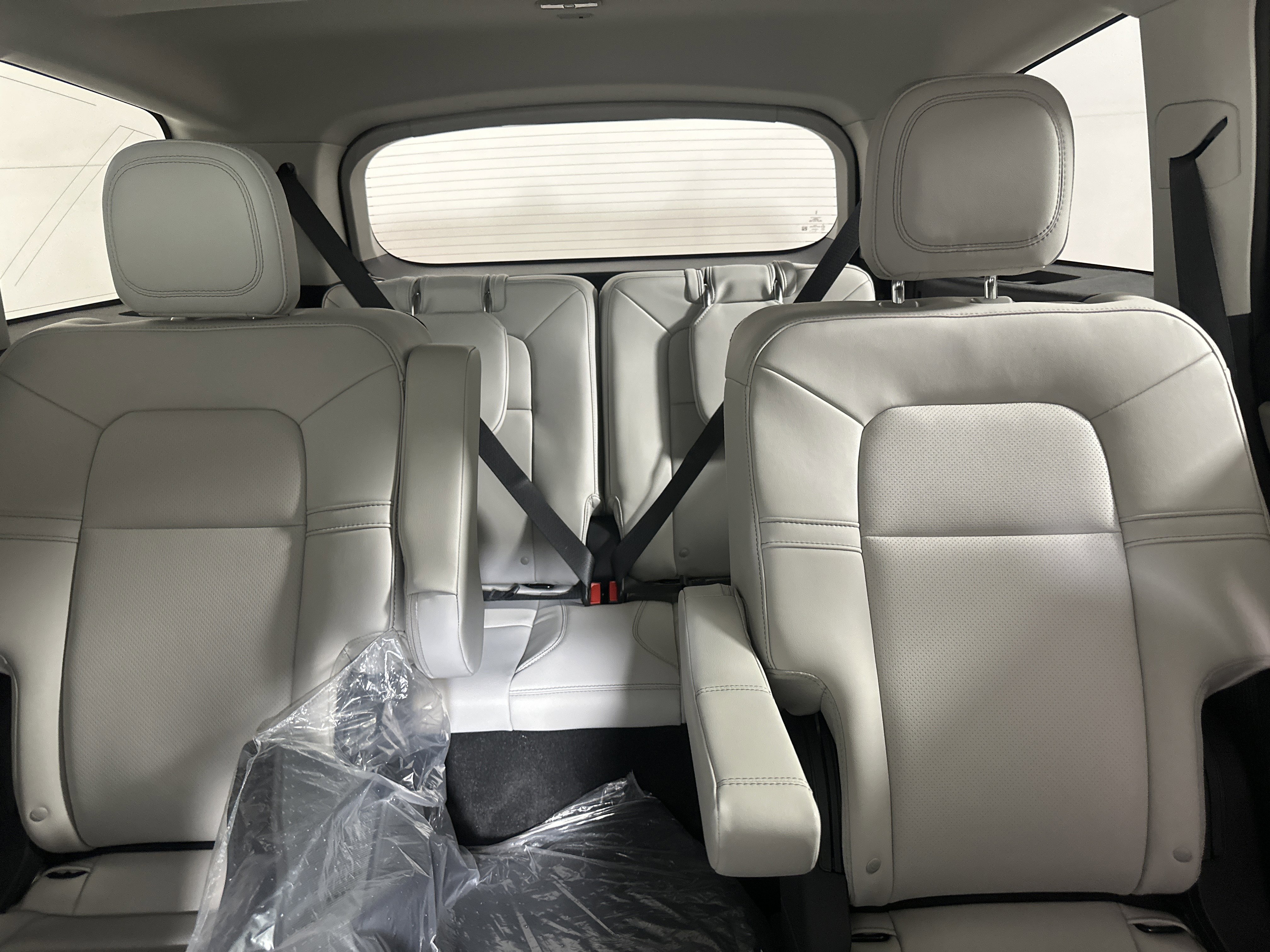 New 2025 Lincoln Aviator AWD image 23