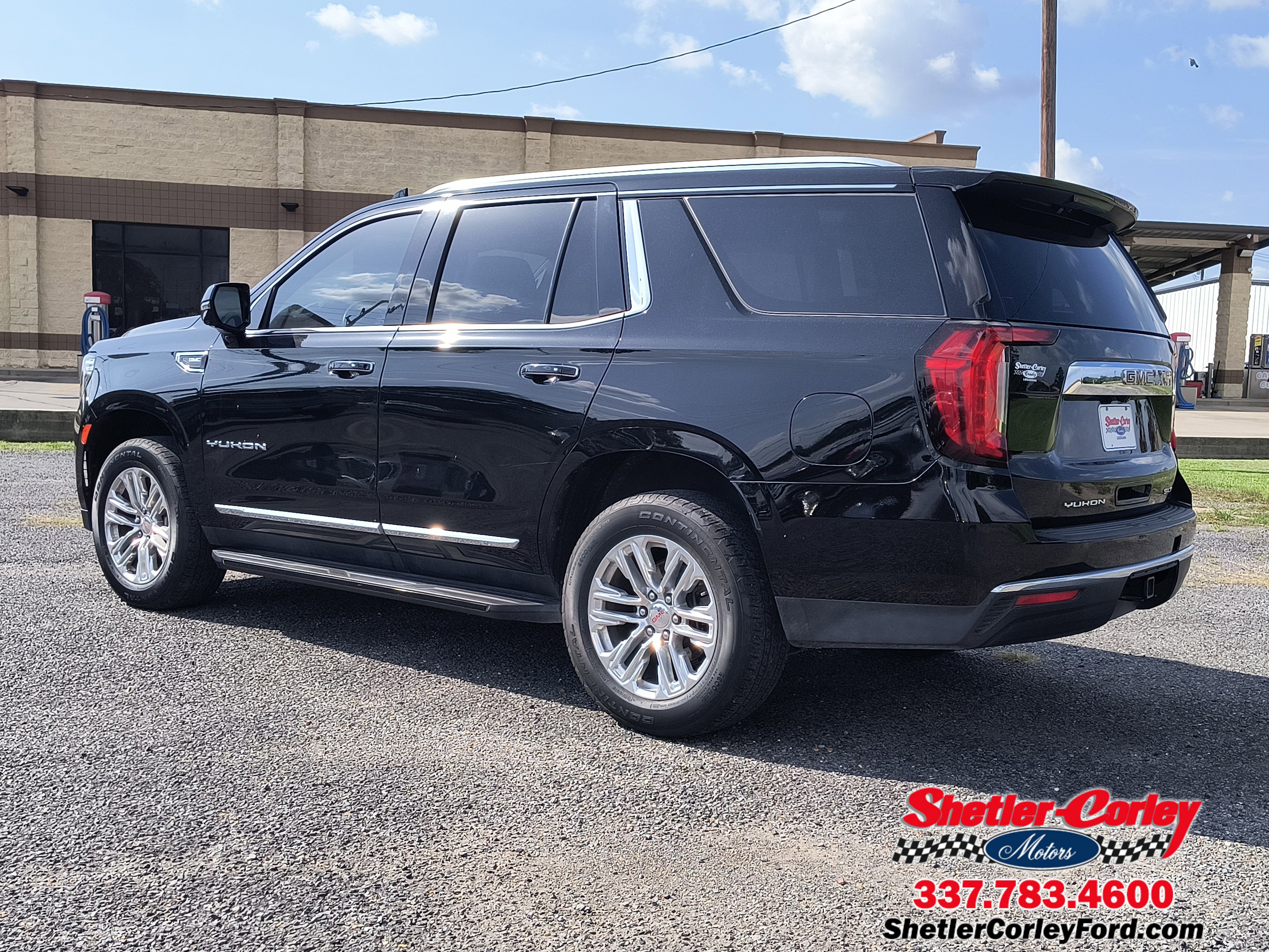 Used 2022 GMC Yukon SLT w/ SLT Luxury Package image 4