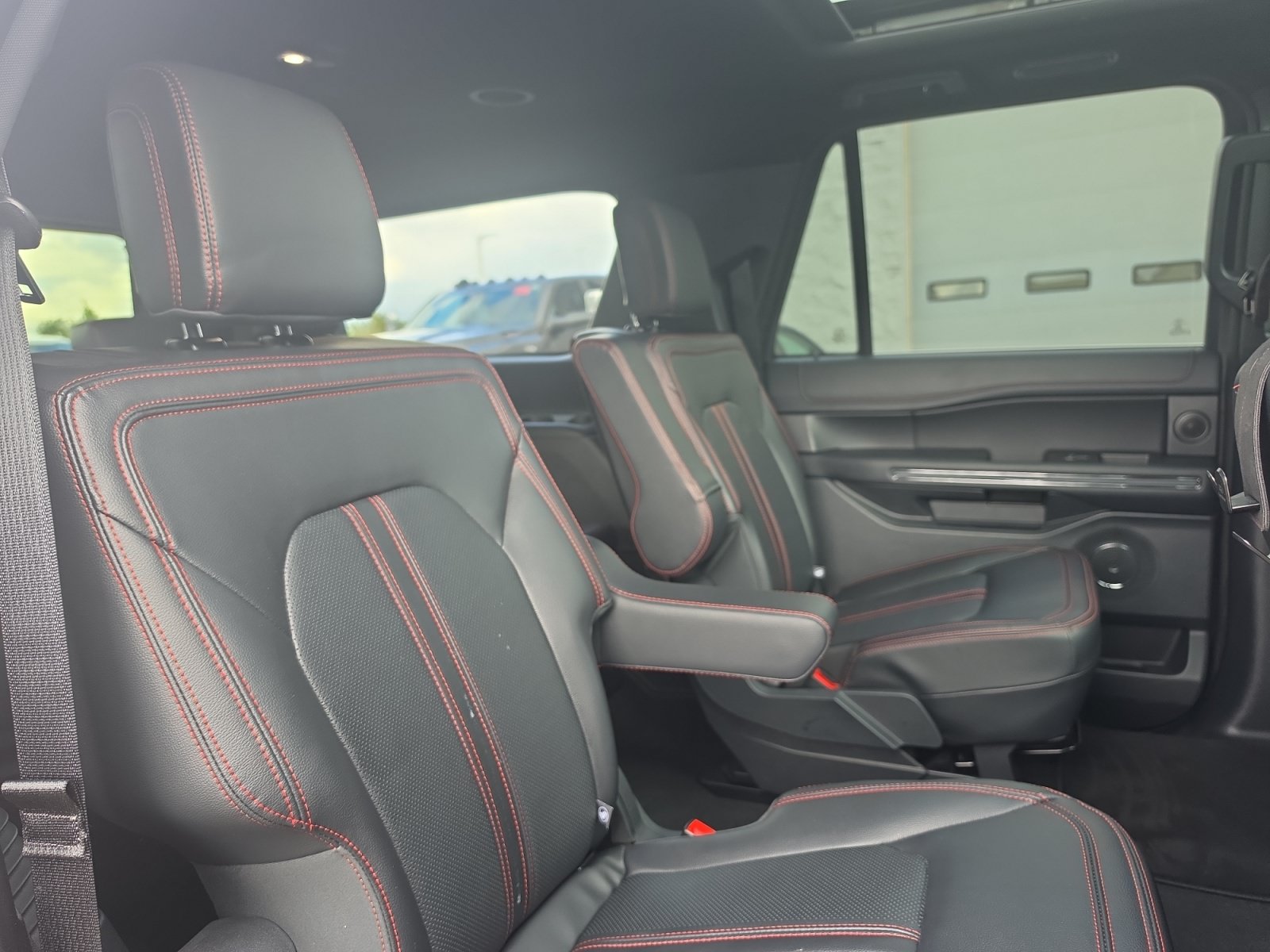 Used 2024 Ford Expedition Max Limited AWD/4WD image 27