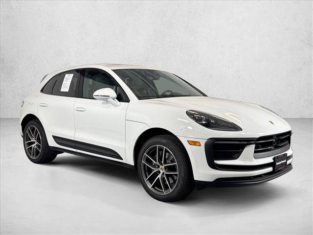 Certified 2025 Porsche Macan AWD/4WD image 7