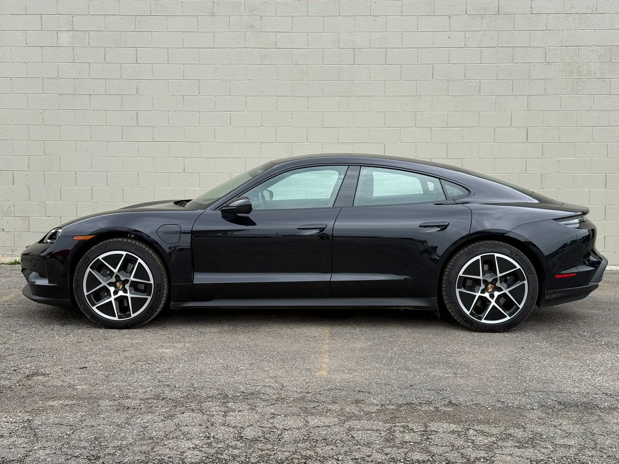 Used 2025 Porsche Taycan RWD image 3