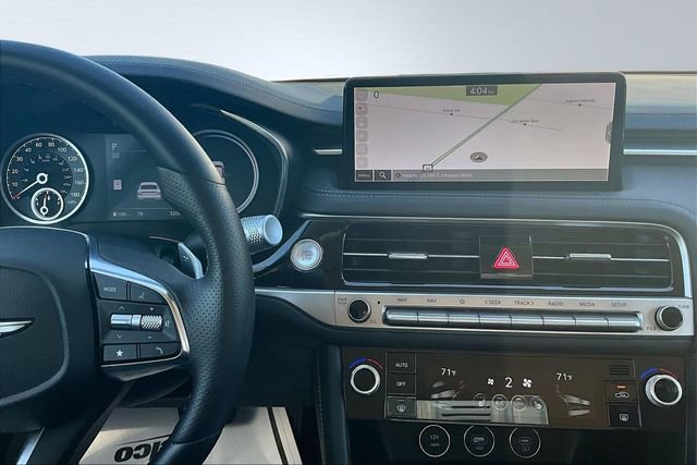 Used 2025 Genesis G70 2.5T image 10