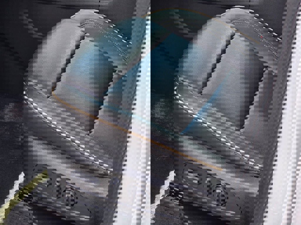 Used 2023 Chevrolet Traverse Premier w/ Redline Edition image 26