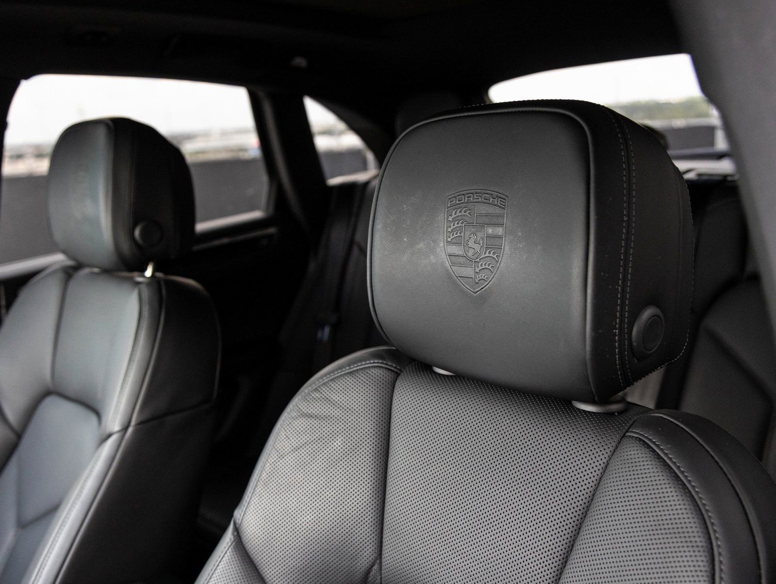 Certified 2025 Porsche Macan image 23