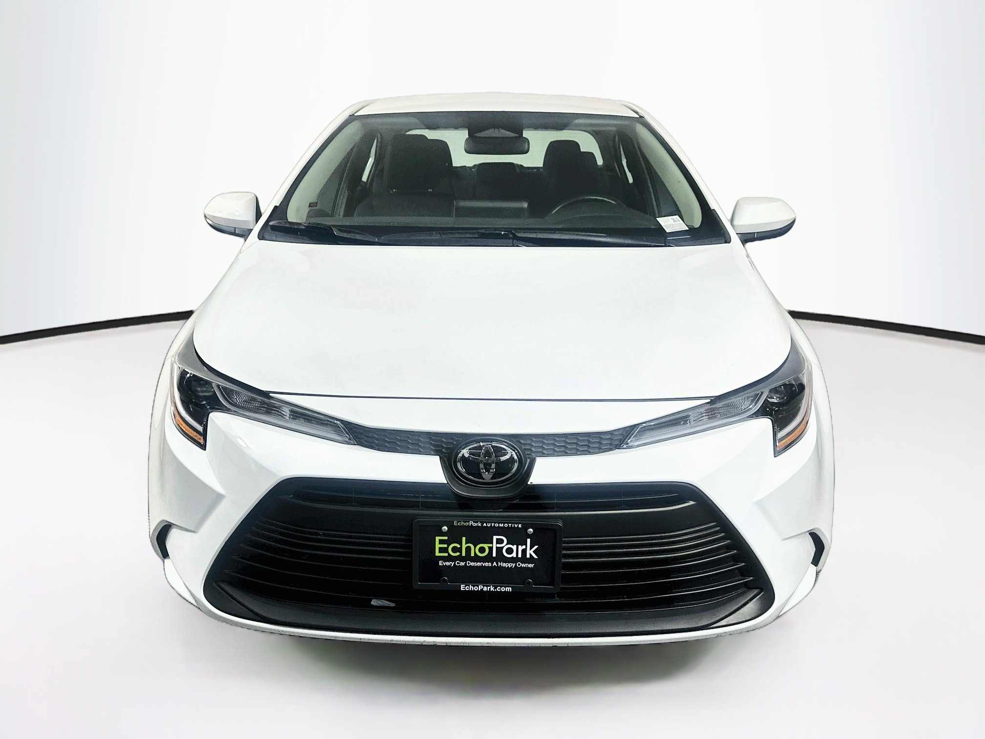 Used 2026 Toyota Corolla LE FWD image 2
