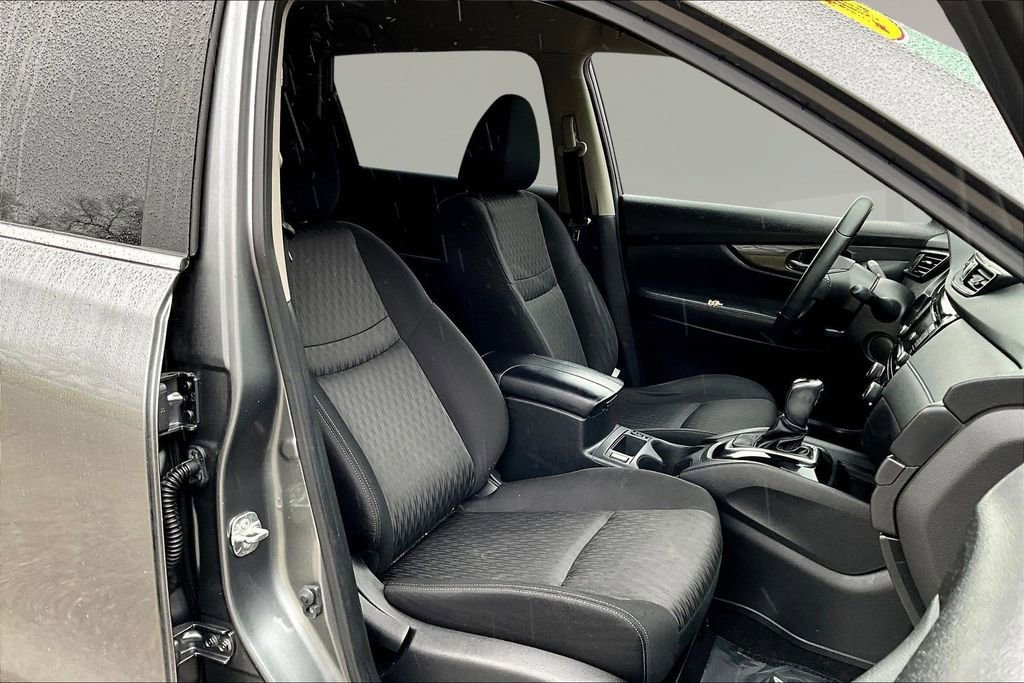 Used 2020 Nissan Rogue SV image 27
