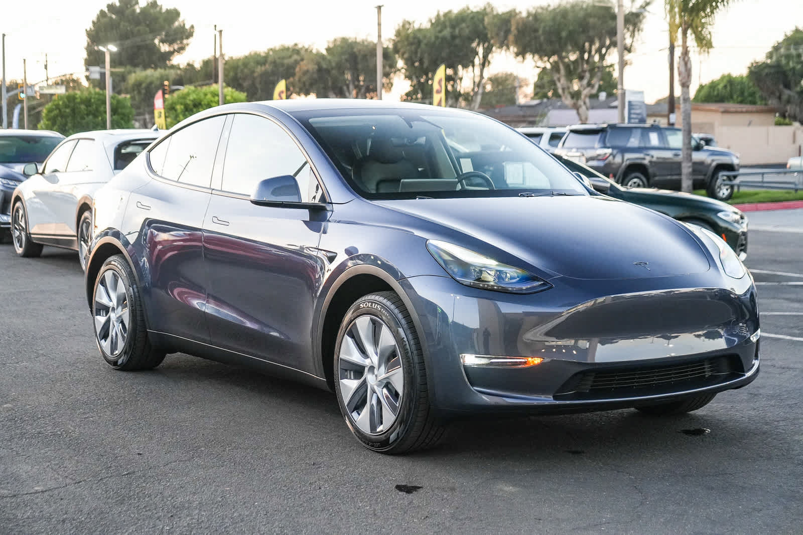 Used 2023 Tesla Model Y 2WD image 5