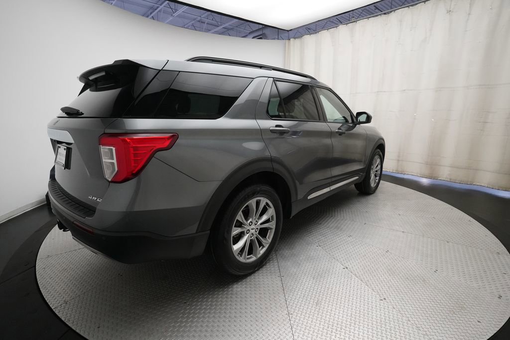 Used 2023 Ford Explorer XLT w/ Equipment Group 202A AWD/4WD image 36