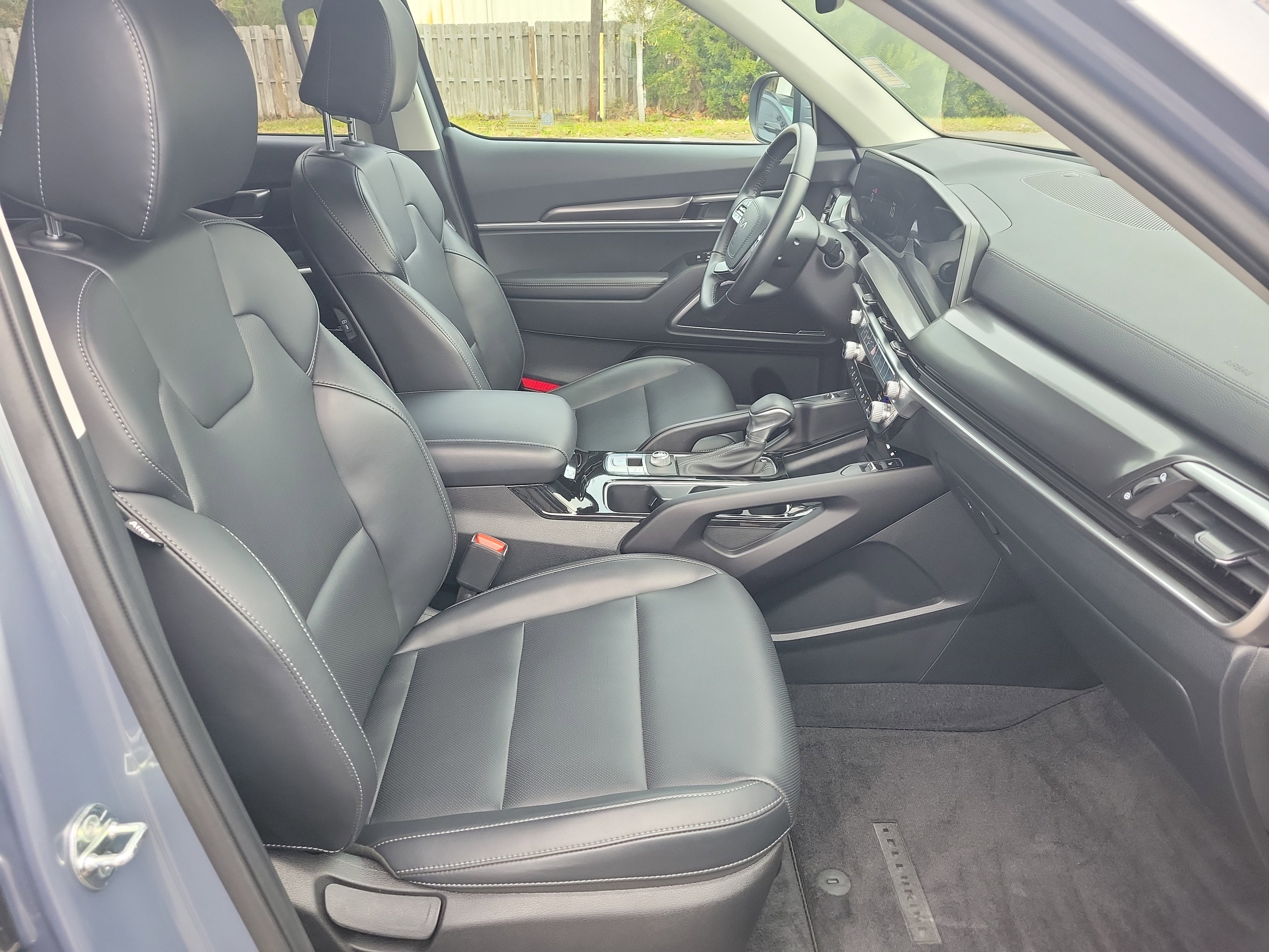 Certified 2025 Kia Telluride S image 6