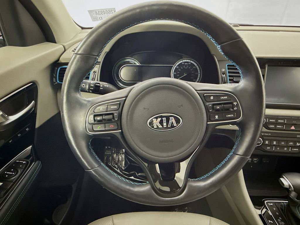 Used 2017 Kia Niro Touring w/ Advanced Technology Package FWD image 12