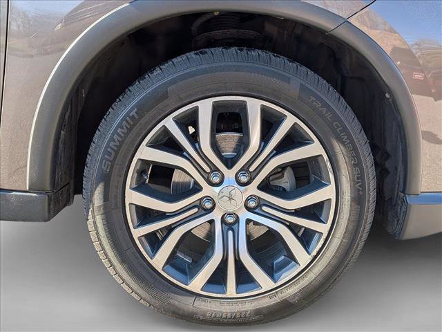 Used 2017 Mitsubishi Outlander SEL image 26