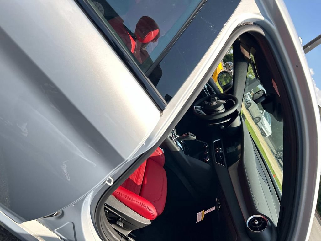 New 2025 Alfa Romeo Giulia AWD image 16