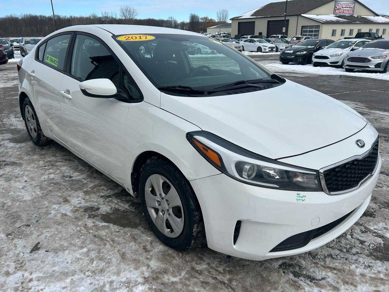 Used 2017 Kia Forte LX image 3