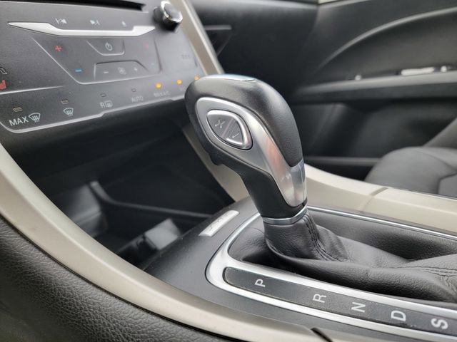 Used 2015 Ford Fusion SE w/ Equipment Group 202A FWD image 30