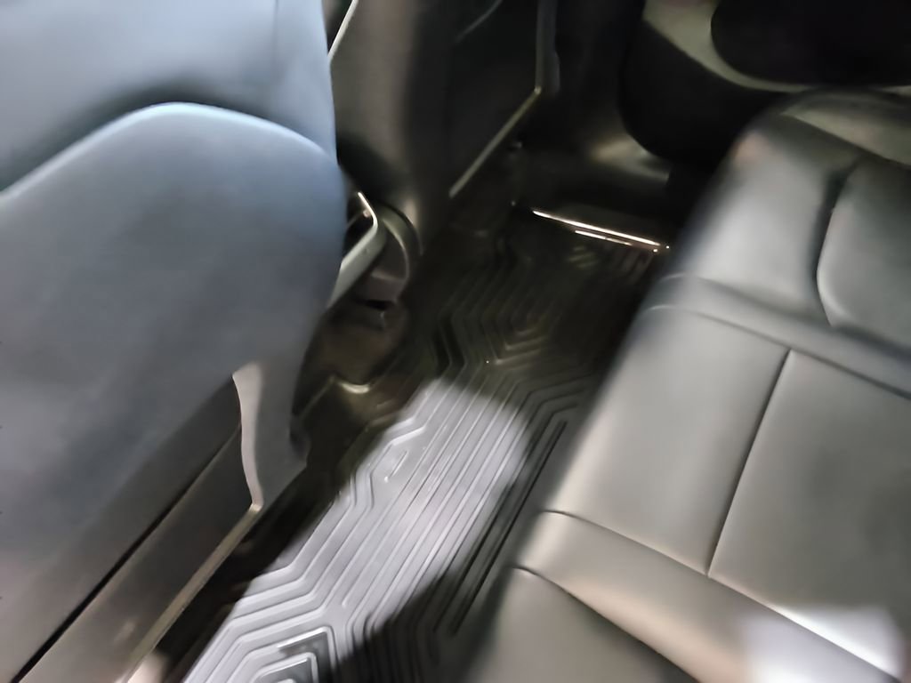 Used 2023 Tesla Model Y Long Range image 28