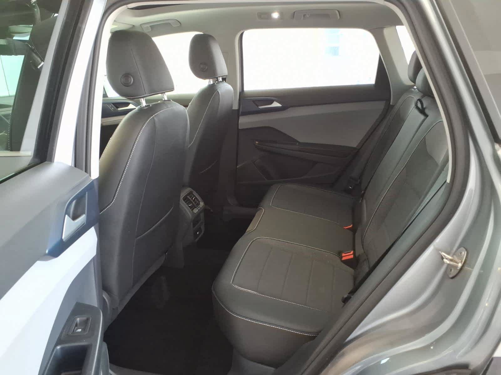 Used 2024 Volkswagen Taos SE AWD/4WD image 10