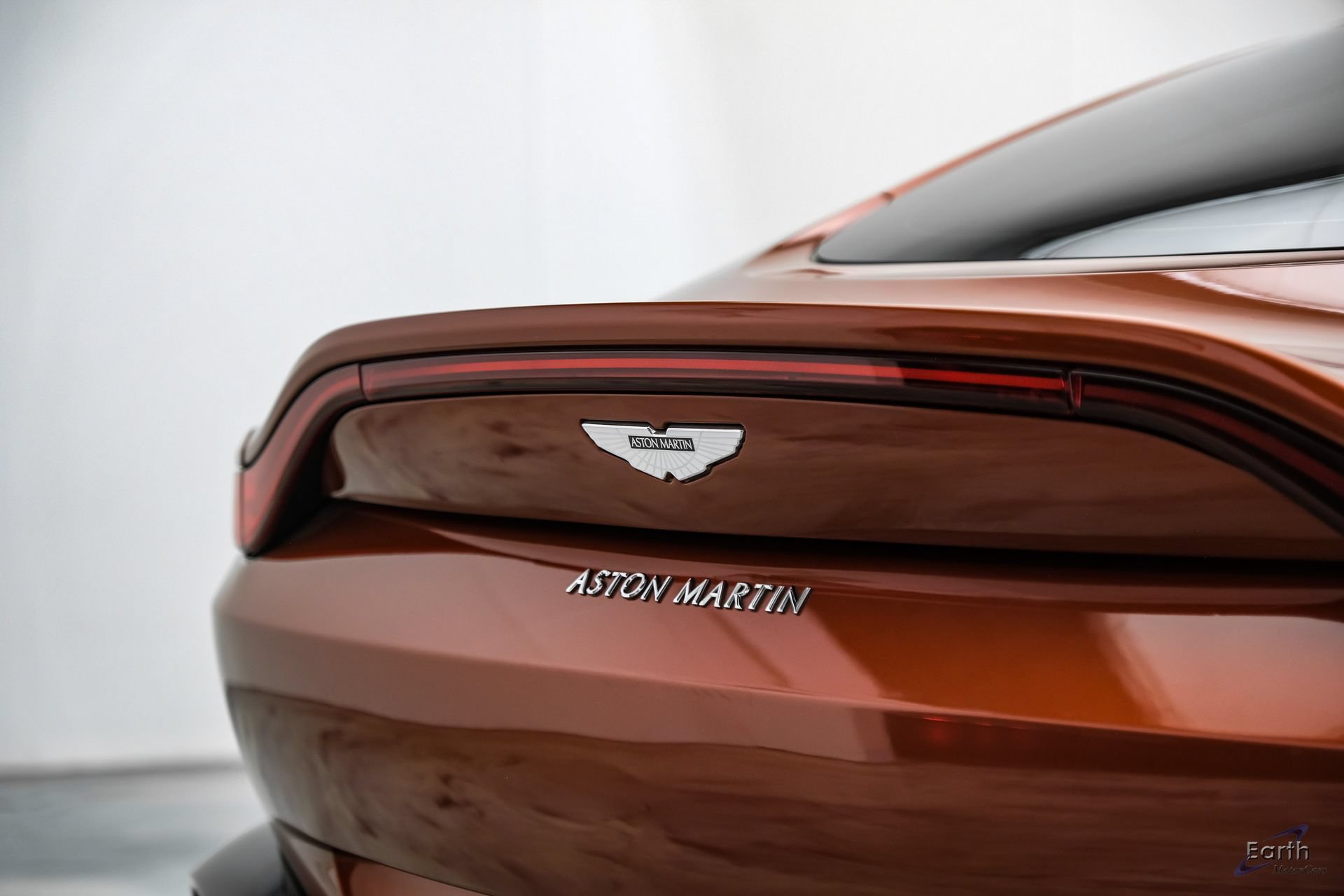 Used 2019 Aston Martin V8 Vantage Coupe RWD image 19