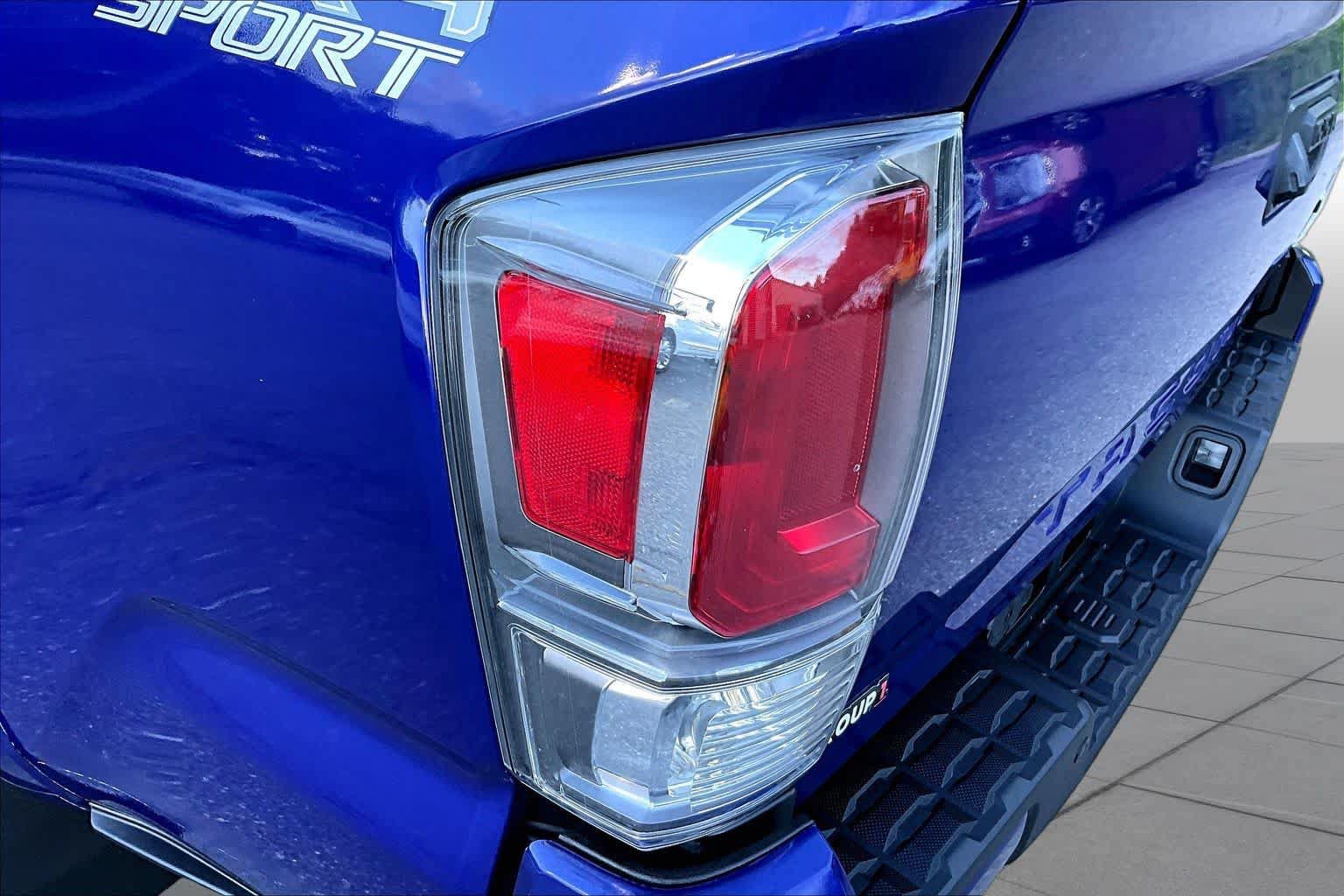 Certified 2023 Toyota Tacoma TRD Sport w/ TRD Premium Sport Package AWD/4WD image 27