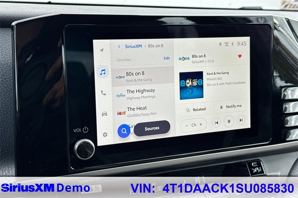 Used 2025 Toyota Camry SE image 26