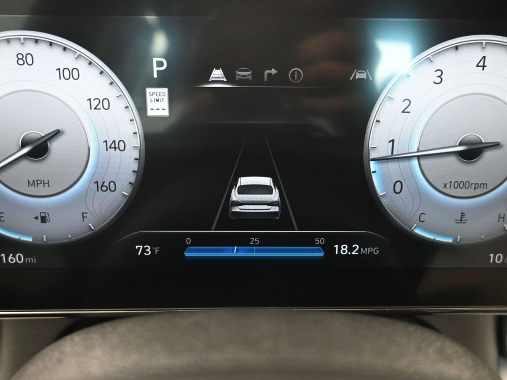 New 2026 Hyundai Elantra Limited image 35