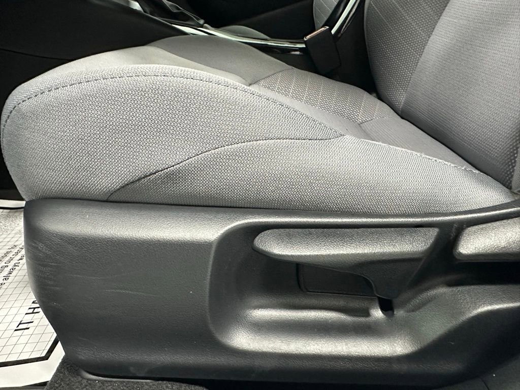 Used 2025 Toyota Corolla SE image 12