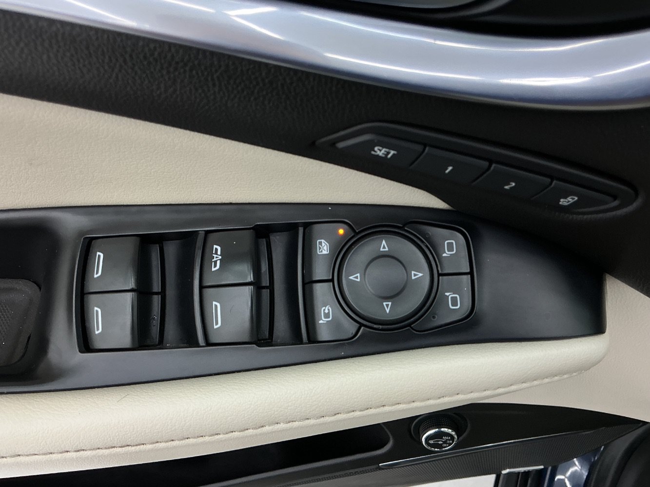 Used 2022 Buick Enclave Premium w/ Experience Buick Package FWD image 43