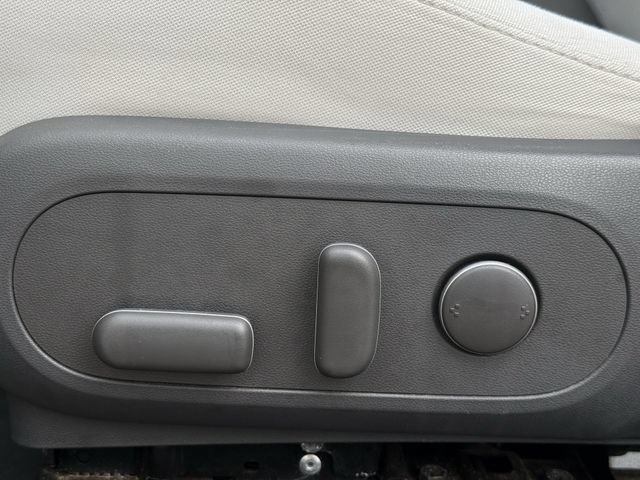 Used 2024 Hyundai Kona SEL FWD image 24