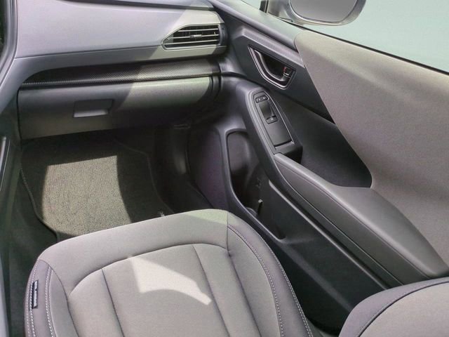 Used 2025 Subaru Crosstrek 2.0i image 17