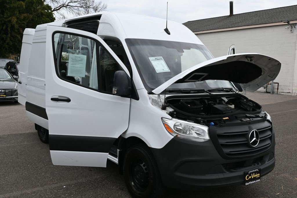 Used 2025 Mercedes-Benz Sprinter 2500 image 35