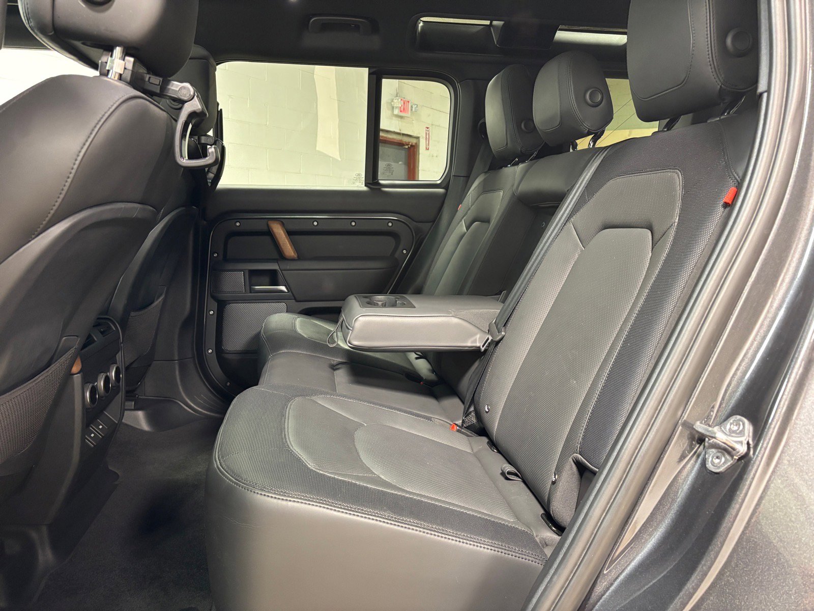 Used 2023 Land Rover Defender 110 X-Dynamic SE AWD/4WD image 26