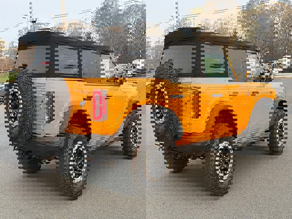 Used 2022 Ford Bronco Badlands image 3