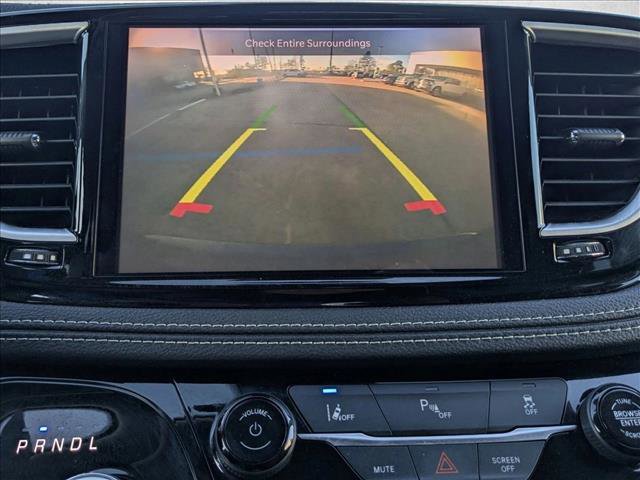 Used 2023 Chrysler Pacifica Limited image 12