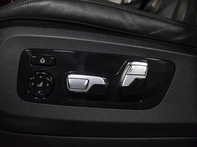 Used 2019 BMW X5 xDrive50i w/ M Sport Package image 33