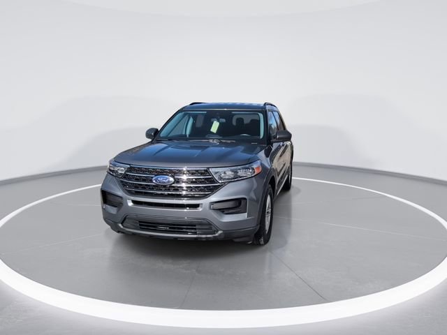 Used 2023 Ford Explorer XLT w/ Class IV Trailer Tow Package image 4