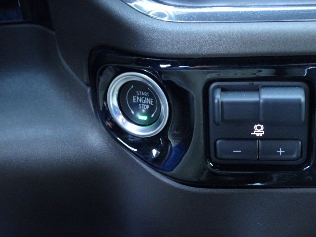 Used 2024 GMC Sierra 2500 SLT w/ SLT Convenience Package image 38