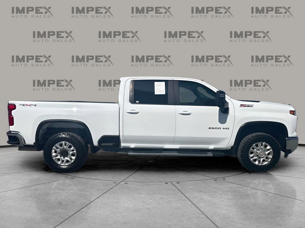 Used 2024 Chevrolet Silverado 2500 LT AWD/4WD image 8