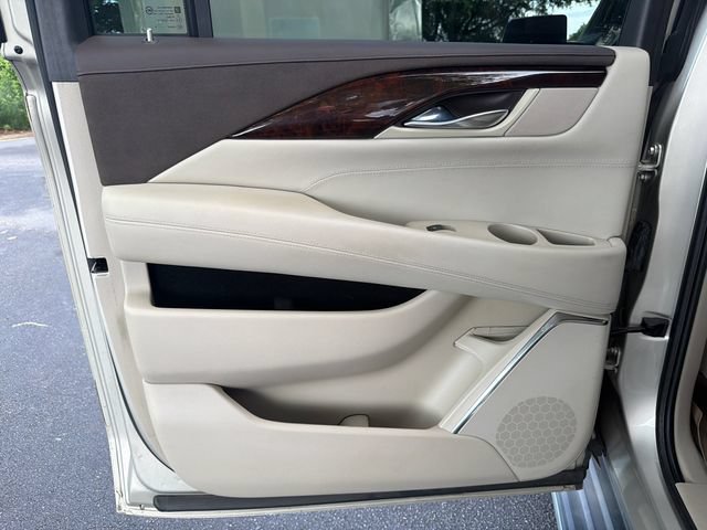 Used 2015 Cadillac Escalade ESV Luxury RWD image 22