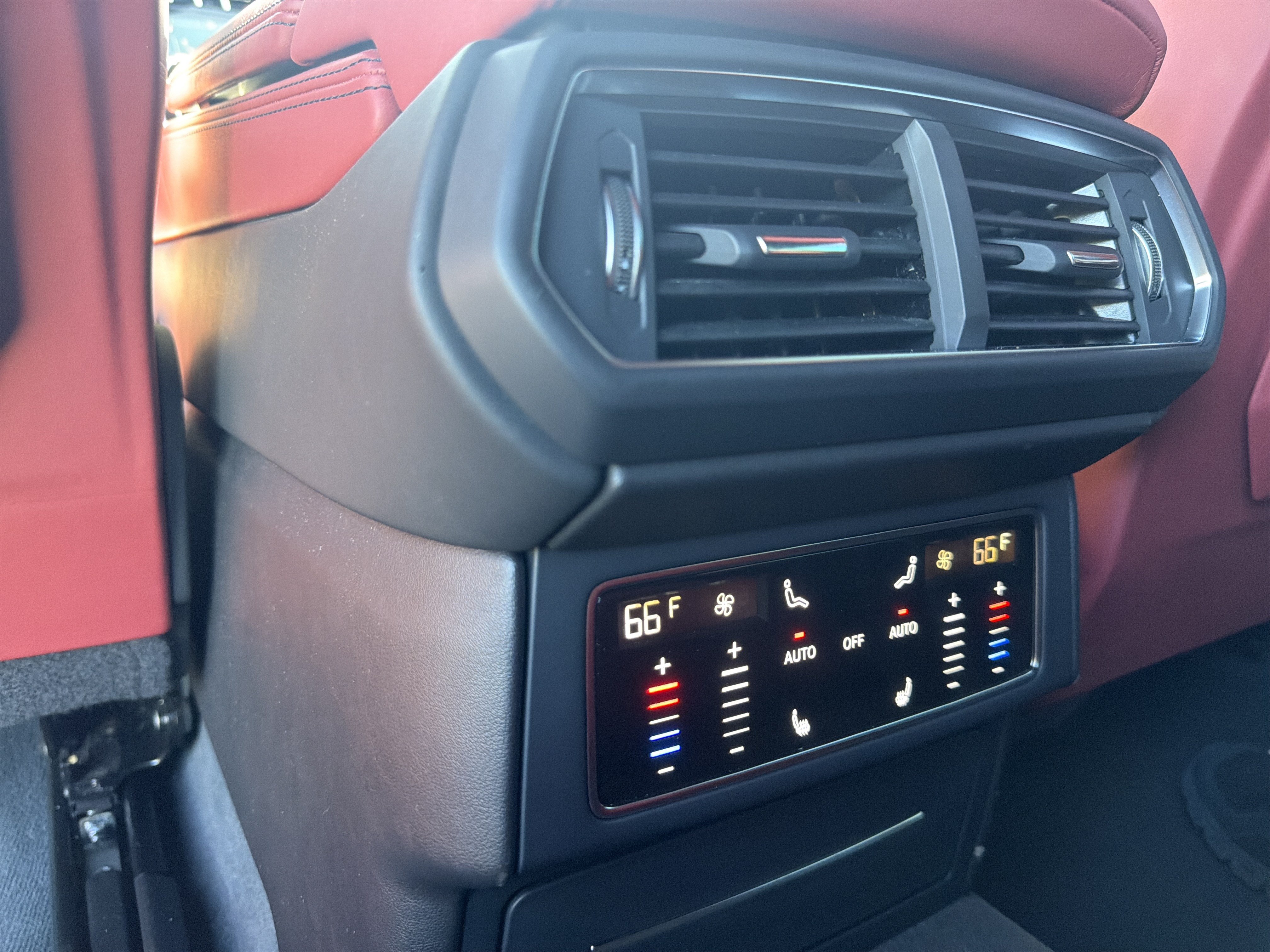 Used 2020 Lamborghini Urus AWD/4WD image 66