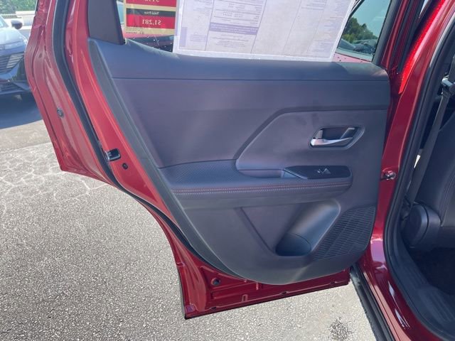 New 2025 Nissan Kicks SR image 14