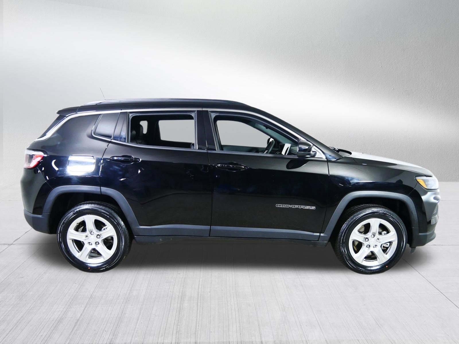Used 2024 Jeep Compass Latitude image 8