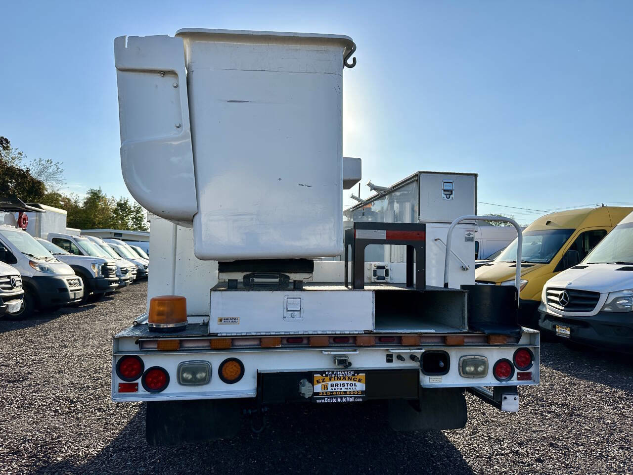Used 2009 Ford F550 2WD Regular Cab Super Duty image 10