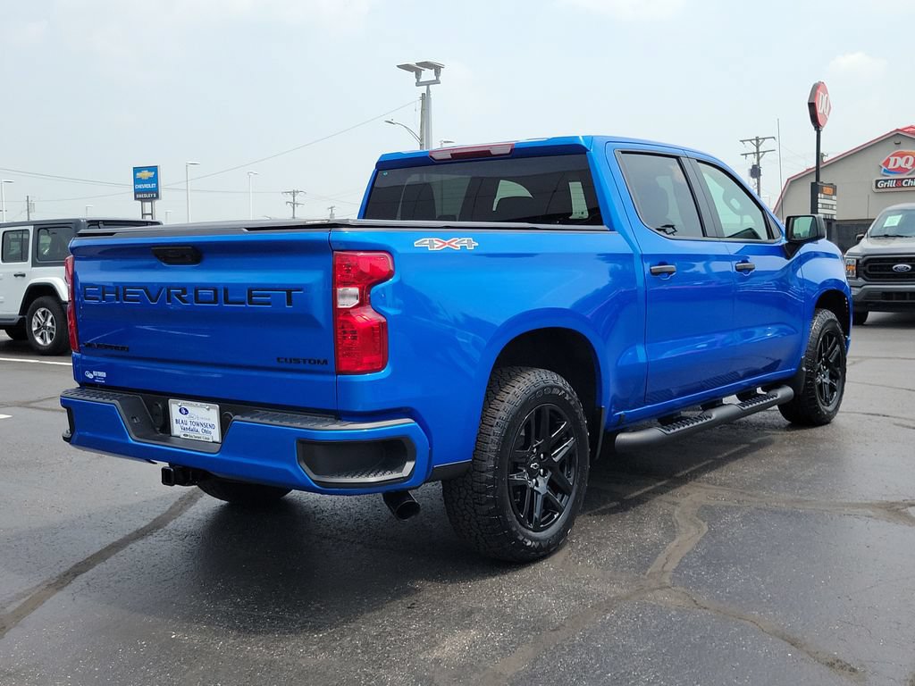 Used 2025 Chevrolet Silverado 1500 Custom w/ Turbomax Blackout Package AWD/4WD image 4