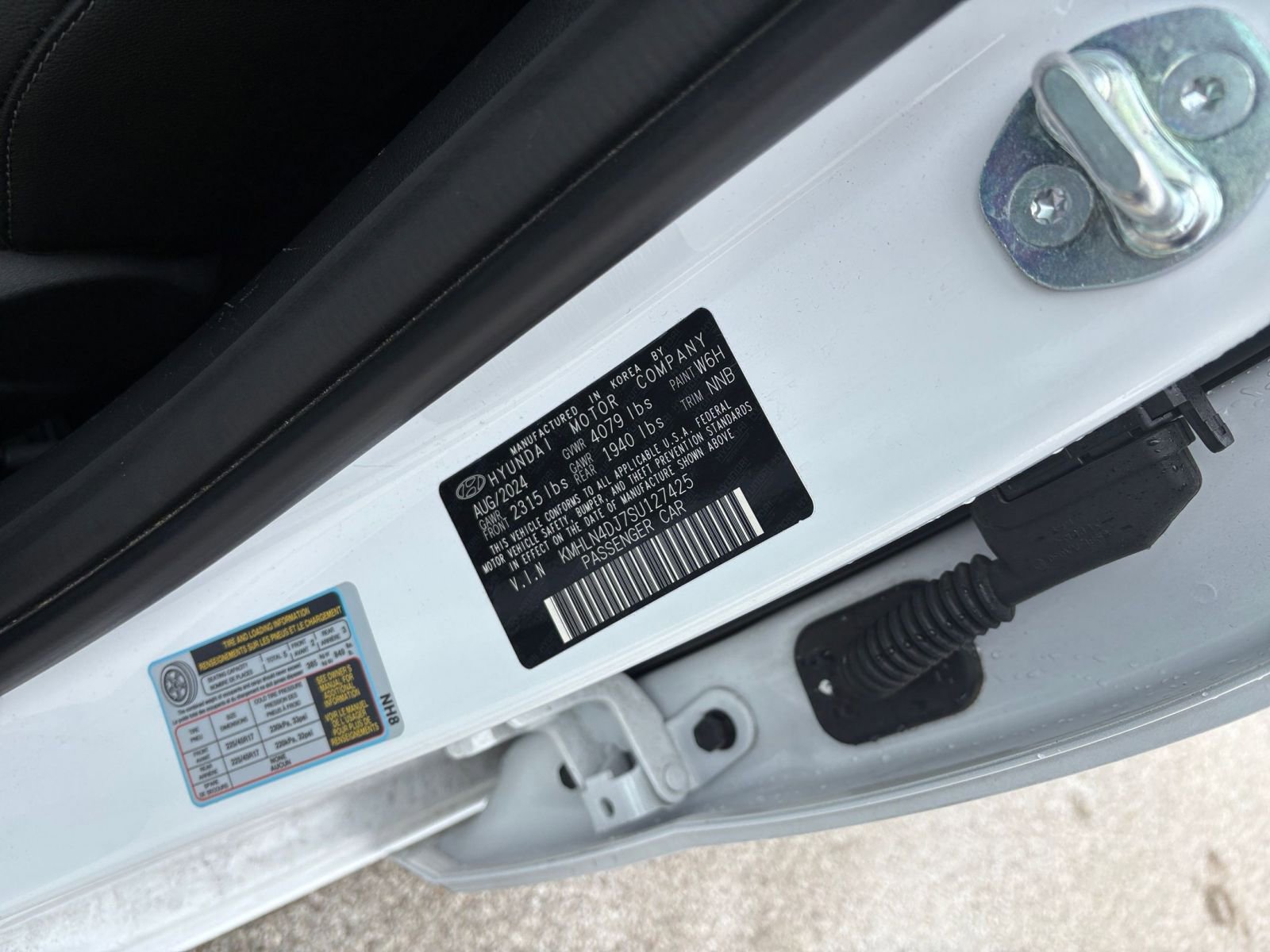 Used 2025 Hyundai Elantra Limited image 30