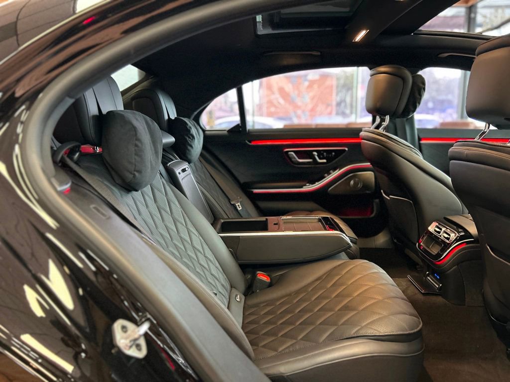 Used 2023 Mercedes-Benz S 580e 4MATIC Sedan w/ Warmth & Comfort Package image 26