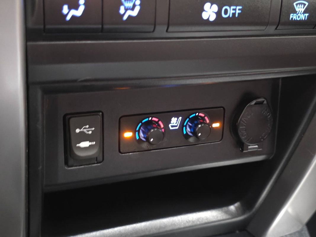 Used 2015 Toyota 4Runner Limited AWD/4WD image 11